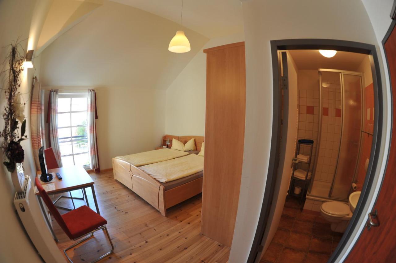 Hof Maerkische Heide Hostel Brandenburg  ภายนอก รูปภาพ